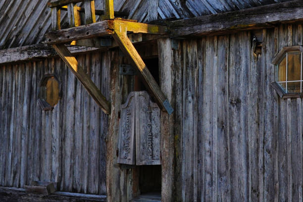 istock Old Weathered Tavern-Miami County, Indiana 1394950211