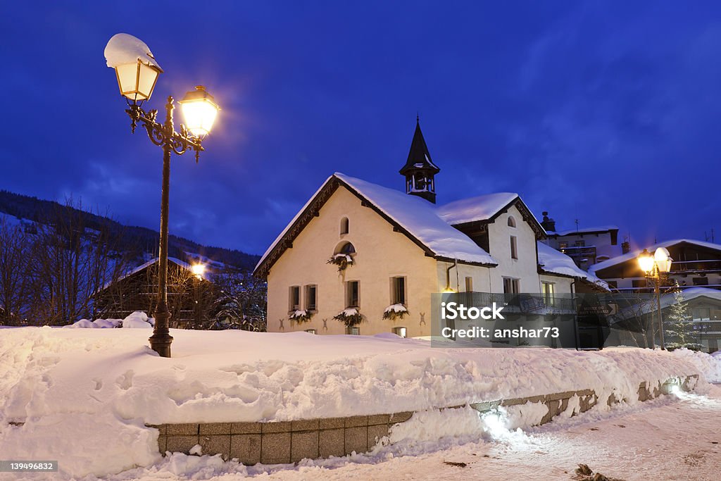 Stazione sciistica nelle Alpi francesi Megeve notte - Foto stock royalty-free di Notte