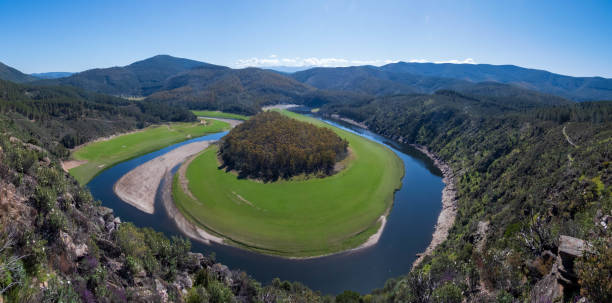 istock Melero Meander in Extremadura 1394992254