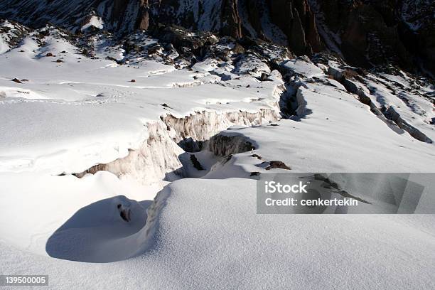 Szczelina Lodowcowa - zdjęcia stockowe i więcej obrazów Alpinizm - Alpinizm, Bez ludzi, Biały