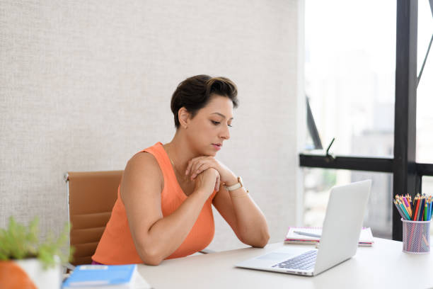 istock A young woman on a video call 1395001712