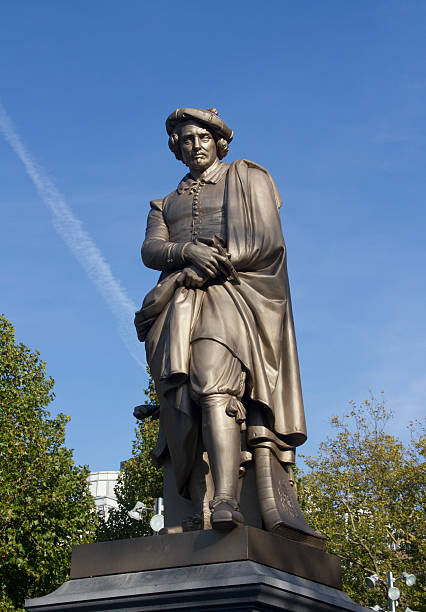 istock Statue of Rembrandt 139500284