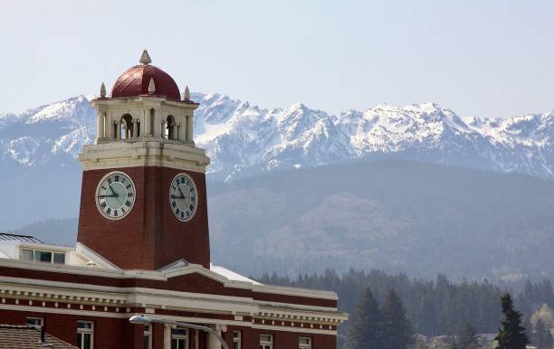 istock The Olympic Mountains As Seen From The Clallam County Courthouse 1395032355