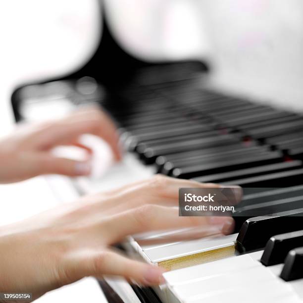 Piano Stockfoto und mehr Bilder von Aufführung - Aufführung, Extreme Nahaufnahme, Fotografie