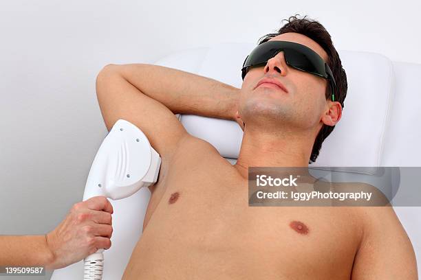 레이저 털 제거 남자에 대한 스톡 사진 및 기타 이미지 - 남자, 의료용 레이저, Electrolysis
