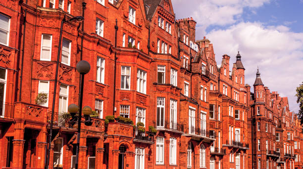 istock London Street 1395121894