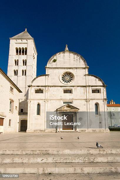 Iglesia Y Acusar De Stmary En Zadar Foto de stock y más banco de imágenes de Abadía - Abadía, Arquitectura, Asia Occidental