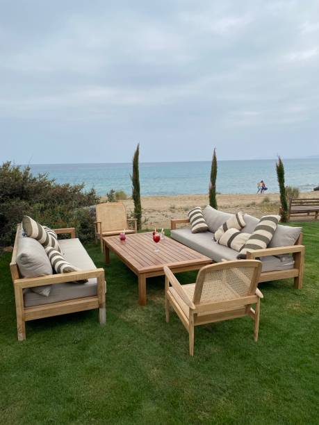 диван, праздник, природа, пляж, измир, турция - parasol formal garden furniture sofa стоковые фото и изображения