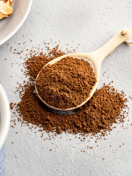 coffee, ground coffee in spoon, ground coffee pile, heap of ground coffee - coffee cup bean sugar imagens e fotografias de stock