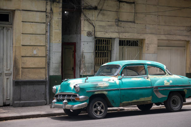 istock Havana Street Scene with a classic car 1395156052