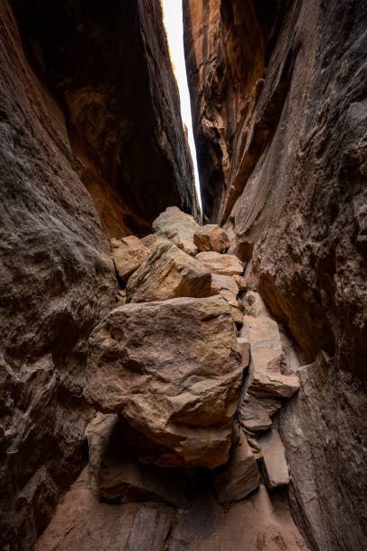 istock Boulder Jam On The Joint Trail in The Needles 1395167472