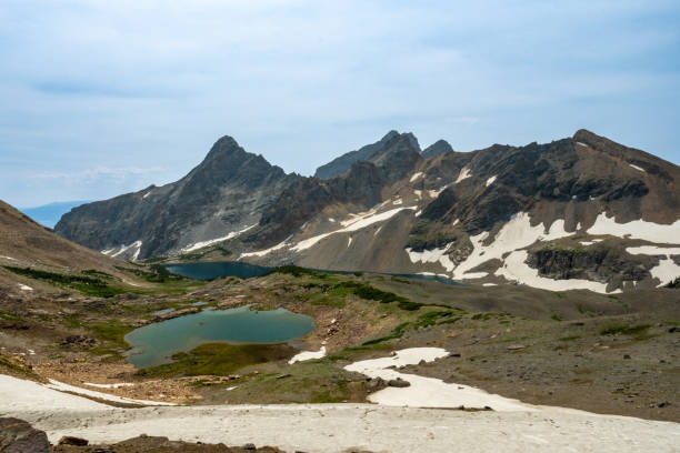 istock Kit and Snowdrift Lakes in Summer 1395169028