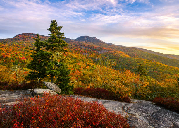 istock Scenic autumn landscape, Blue Ridge Mountains 1395186751