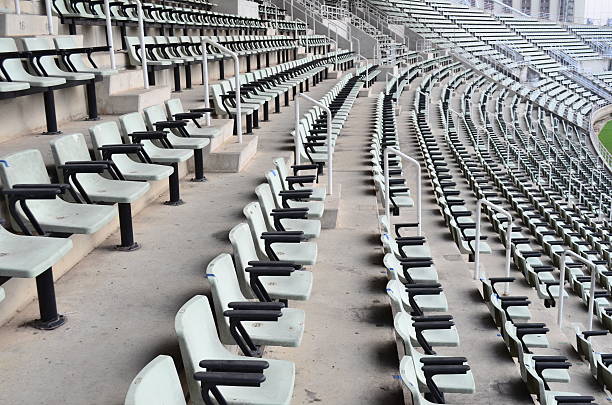 sitzplätze im stadion - bleachers stadium empty seat stock-fotos und bilder