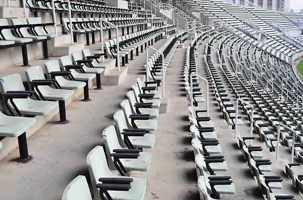 posti in stadium - stadium bleachers seat empty foto e immagini stock