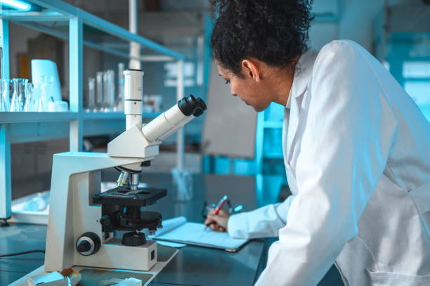 istock Women in Scientific Research 1395215287