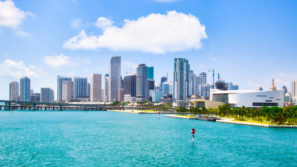 istock Miami City Skyline 1395220368