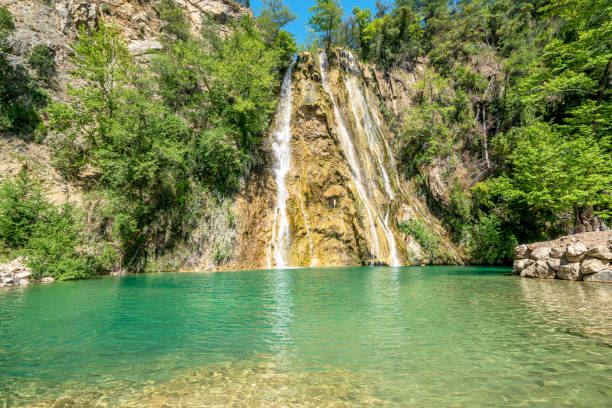 пейзажный вид на водопад учансу - waterfall antalya turkey forest стоковые фото и изображения