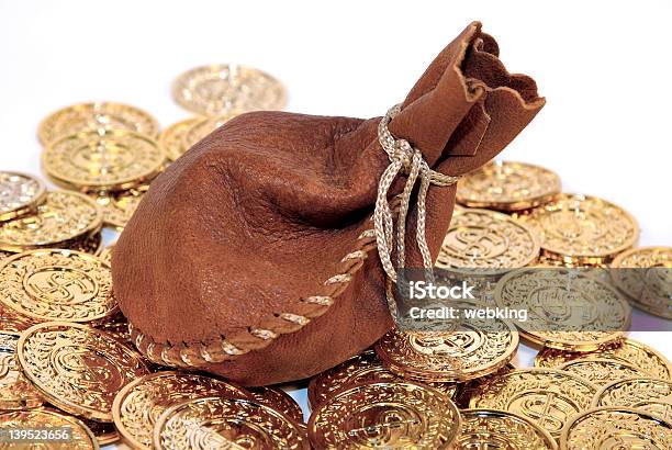 Ledersack Stockfoto und mehr Bilder von Geldmünze - Geldmünze, Gold - Edelmetall, Goldfarbig