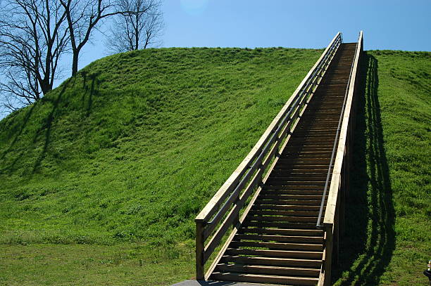 istock Etawah Indian Mounds 139523782