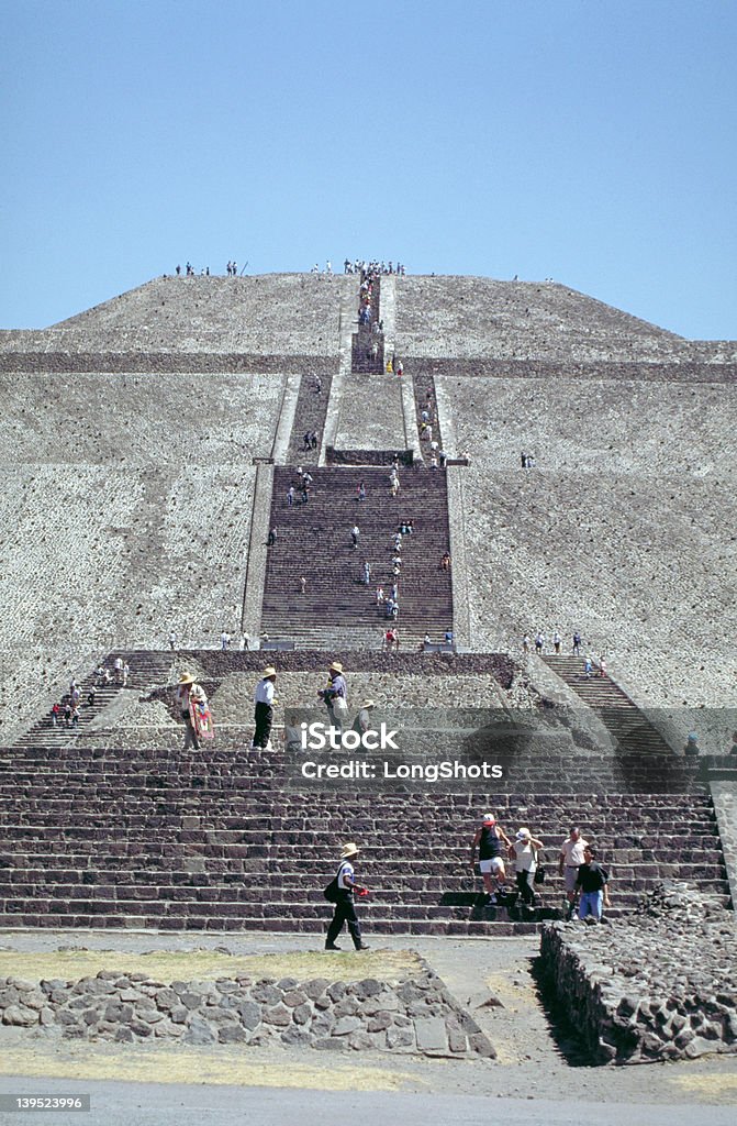 Piramide del sole - Foto stock royalty-free di Antica civiltà