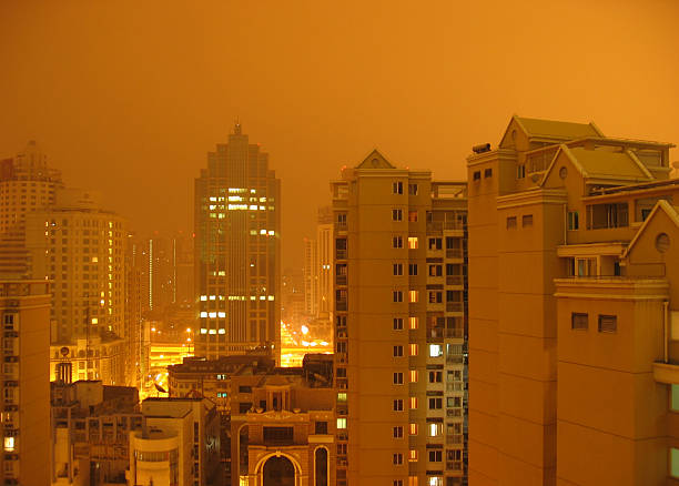 Cidade à noite - foto de acervo