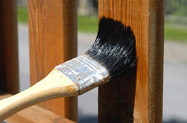 varnish the fence 2
