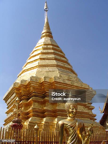 Pagode Stup Golden Chedi - Fotografias de stock e mais imagens de Buda - Buda, Budismo, Cultura Tailandesa