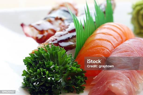 Sushi Nigiri Foto de stock y más banco de imágenes de Alga Marina - Alga Marina, Alimento, Arroz - Comida básica