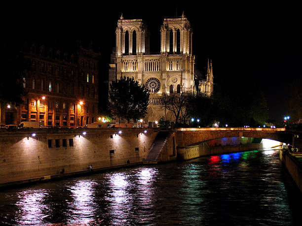 istock Notre Dame De Paris By Night 139526214