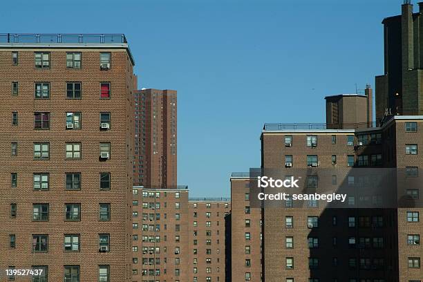 Blocos De Apartamento - Fotografias de stock e mais imagens de Apartamento - Apartamento, Arquitetura, Arranha-céu