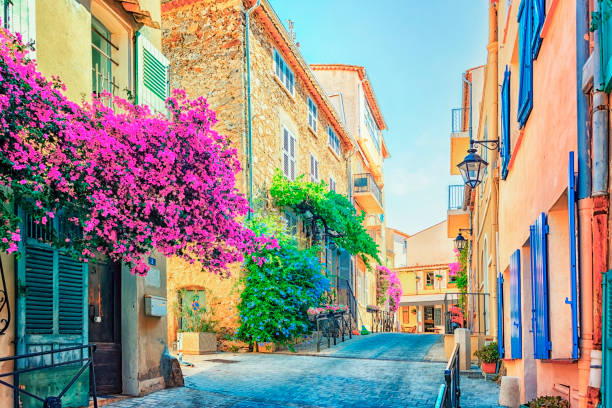 istock Saint Tropez Village 1395289944