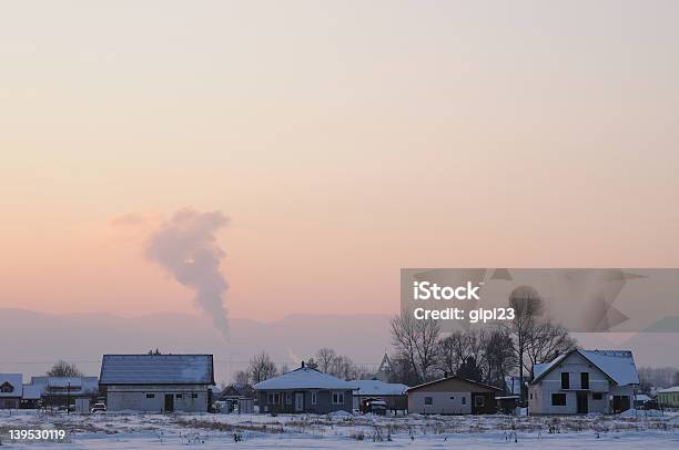 겨울맞이 오염시킨다 0명에 대한 스톡 사진 및 기타 이미지 - 0명, 겨울, 굴뚝