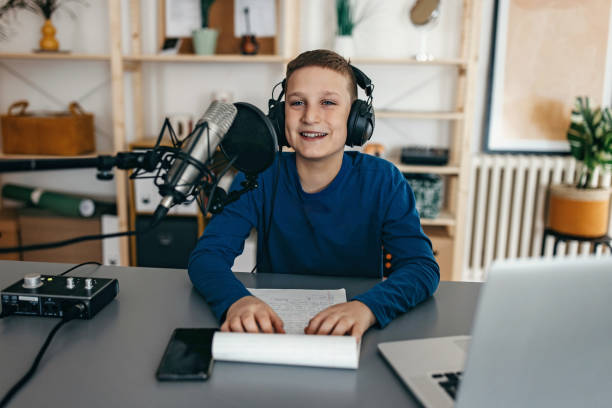 istock I like talking about video games 1395307457