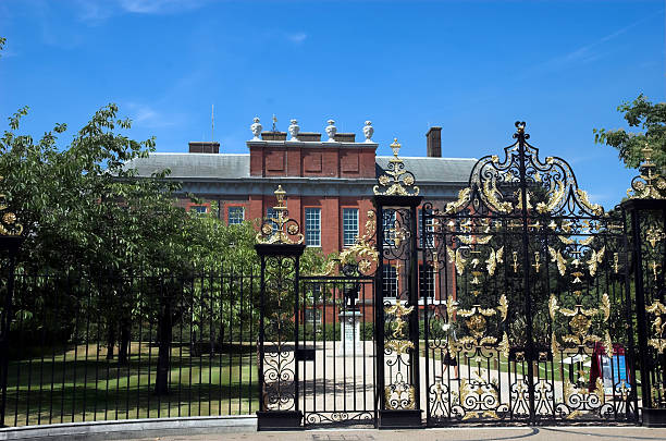 istock Gates at Kensington Palace 139533514