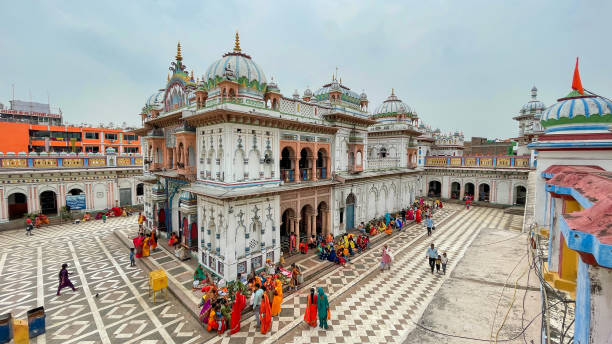 janaki mandir é um templo hindu dedicado à deusa sita: 22 de abril de 2022 - janakpur, nepal - janaki mandir - fotografias e filmes do acervo