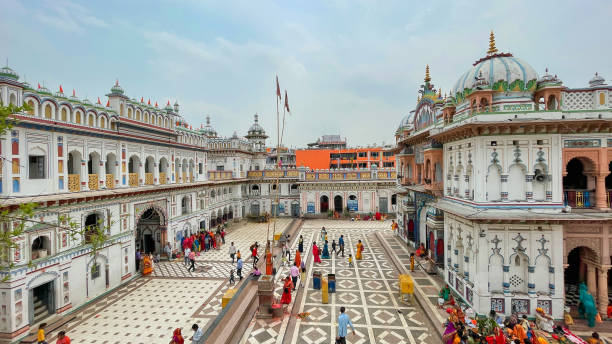janaki mandir to hinduska świątynia poświęcona bogini sicie: 22 kwietnia 2022 - janakpur, nepal - janaki mandir zdjęcia i obrazy z banku zdjęć