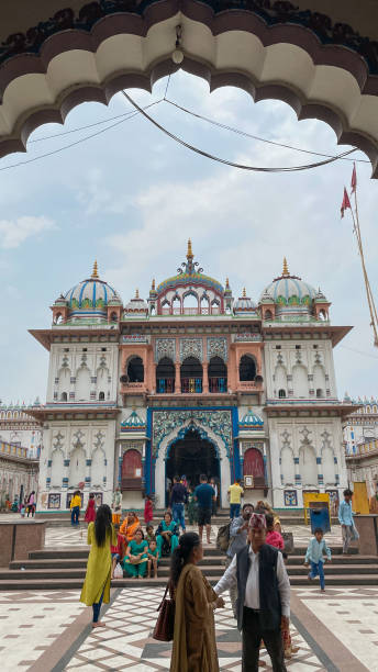 janaki mandir é um templo hindu dedicado à deusa sita: 22 de abril de 2022 - janakpur, nepal - janaki mandir - fotografias e filmes do acervo