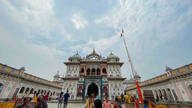 janaki mandir to hinduska świątynia poświęcona bogini sicie: 22 kwietnia 2022 - janakpur, nepal - janaki mandir zdjęcia i obrazy z banku zdjęć