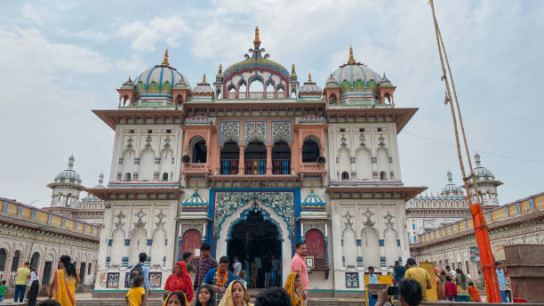 janaki mandir to hinduska świątynia poświęcona bogini sicie: 22 kwietnia 2022 - janakpur, nepal - janaki mandir zdjęcia i obrazy z banku zdjęć