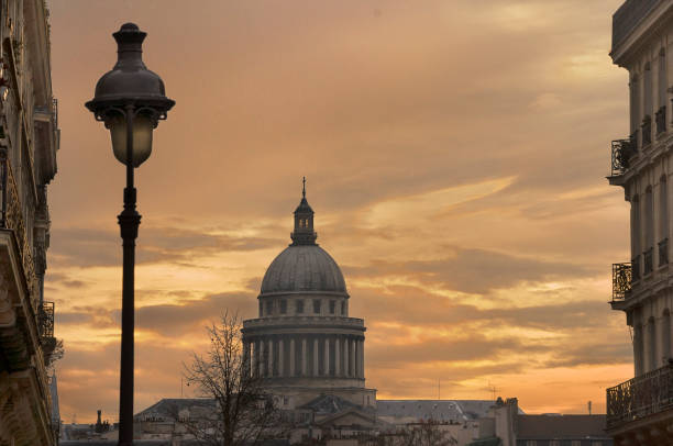 istock The Pantheon at sunset 1395339147