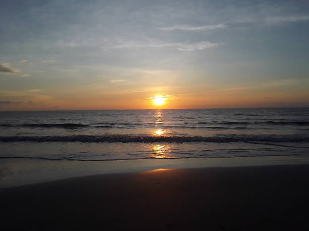 istock Sunrise over the ocean 1395358597