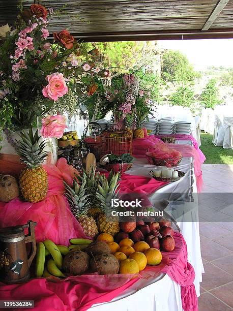 Recepção De Casamento - Fotografias de stock e mais imagens de Alimentação Saudável - Alimentação Saudável, Branco, Brinco-de-princesa