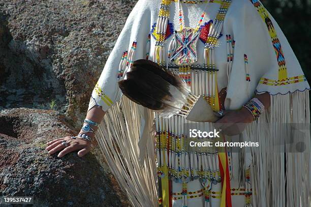 Vestido Nativo - Fotografias de stock e mais imagens de Pow-wow - Pow-wow, Oklahoma, Conta - Loja de Miudezas