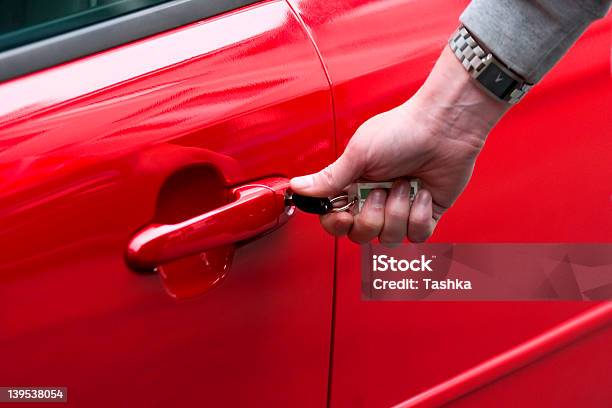 Foto de Feliz Proprietário e mais fotos de stock de Porta de Veículo - Porta de Veículo, Sedan, Abrindo