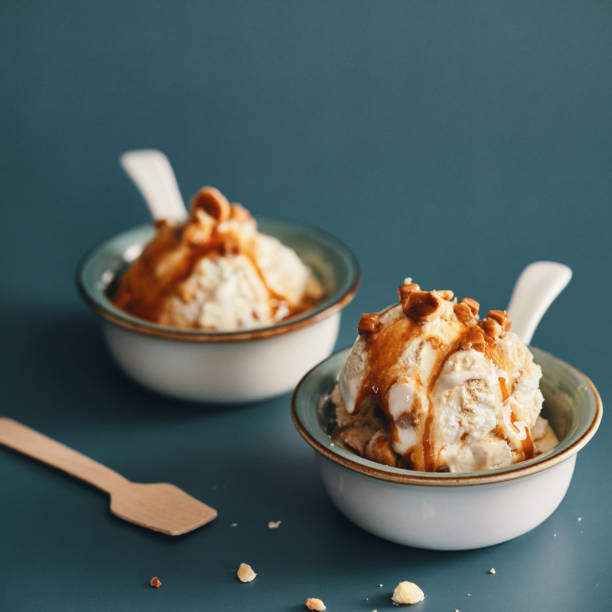 caramel ice cream with topping - frozen sweet food imagens e fotografias de stock