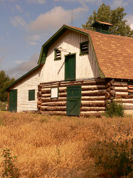 istock Barn in Fish Creek Park 139538106