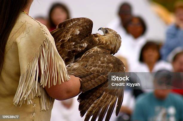 Foto de Nativos Americanos Cerimônia e mais fotos de stock de Pow-wow - Pow-wow, Agressão, Amor