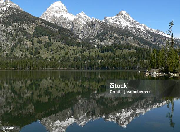 Grand Teton S Taggart Lago - Fotografie stock e altre immagini di Acqua - Acqua, Ambientazione esterna, Ambientazione tranquilla