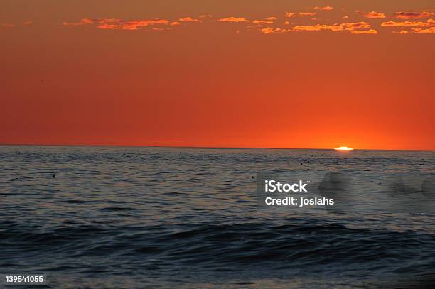 Dawn Na Ocean - zdjęcia stockowe i więcej obrazów Bez ludzi - Bez ludzi, Brzask, Chmura